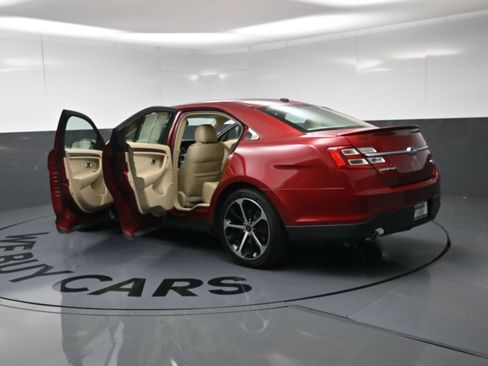 Used 2015 Ford Taurus Limited w/ Equipment Group 301A AWD/4WD image 30