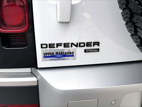 Used 2022 Land Rover Defender 110 SE image 8