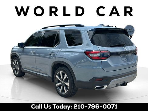Used 2025 Honda Pilot Touring image 5