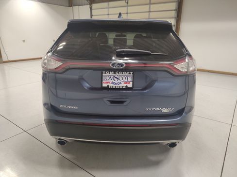 Used 2018 Ford Edge Titanium w/ Technology Package AWD/4WD image 13