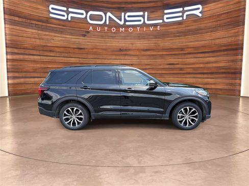 Certified 2026 Ford Explorer ST-Line AWD/4WD image 8