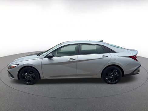 Used 2026 Hyundai Elantra Sport FWD image 7