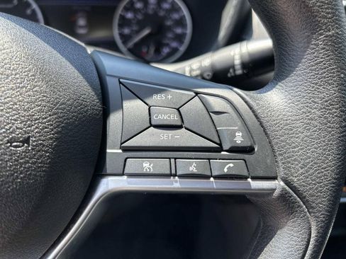 Certified 2023 Nissan Sentra SV FWD image 18