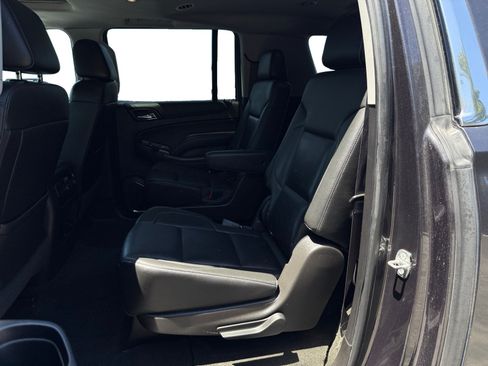 Used 2017 Chevrolet Suburban LT w/ Luxury Package AWD/4WD image 16