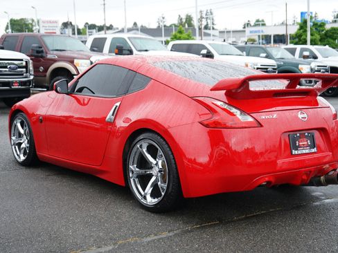 Used 2016 Nissan 370Z Coupe RWD image 3
