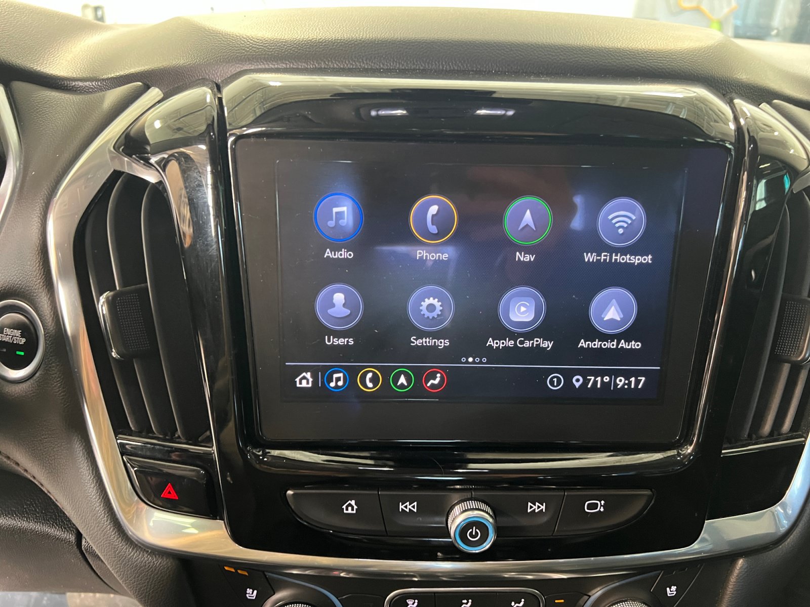 Used 2021 Chevrolet Traverse Premier w/ Redline Edition FWD image 18