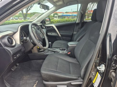 Used 2014 Toyota RAV4 LE FWD image 11