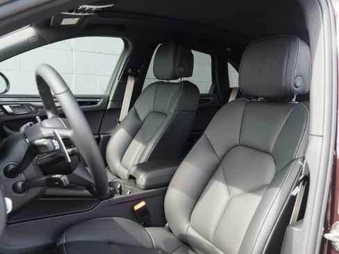 New 2026 Porsche Macan image 4
