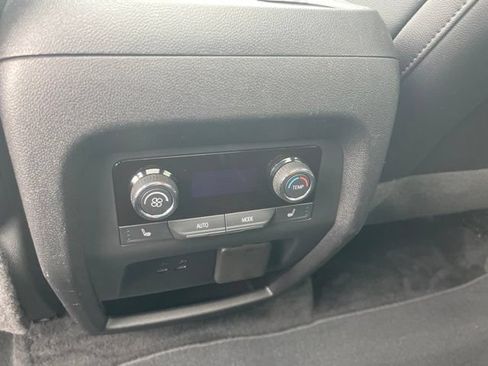 Used 2024 Chevrolet Traverse RS AWD/4WD image 22