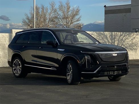 Used 2026 Cadillac Vistiq Luxury image 11