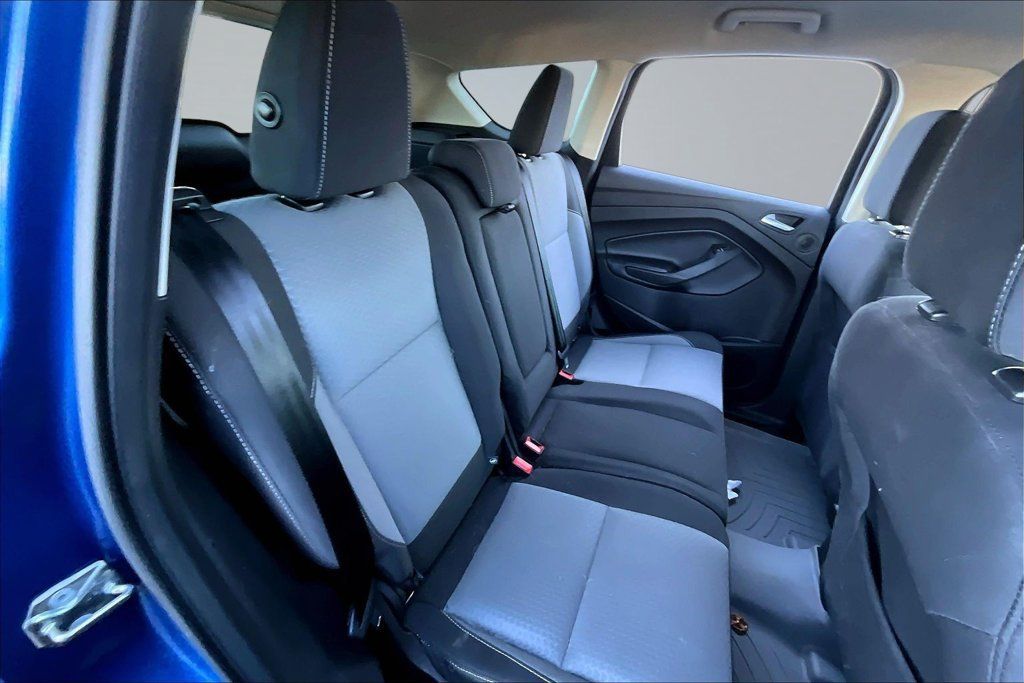 Used 2017 Ford Escape SE w/ Equipment Group 201A AWD/4WD image 25