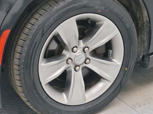 Used 2017 Dodge Charger SXT image 31