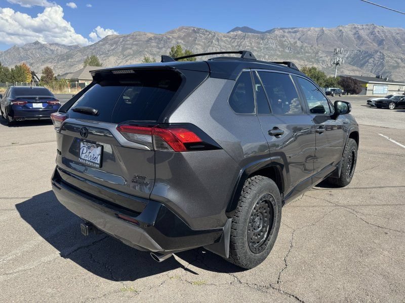 Used 2021 Toyota RAV4 XSE AWD/4WD image 5