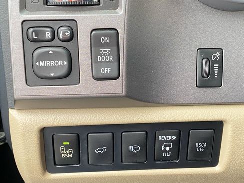 Used 2012 Toyota Sequoia Platinum image 17