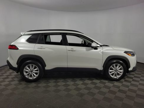 Used 2023 Toyota Corolla Cross LE w/ Moonroof Package AWD/4WD image 11