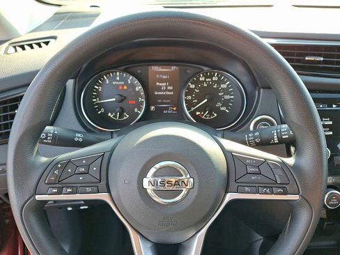 Certified 2018 Nissan Rogue Sport SV image 19