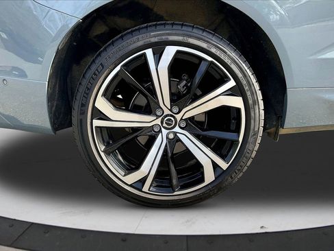 Used 2022 Volvo XC60 B5 R-Design w/ Advanced Package AWD/4WD image 37