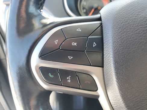 Used 2021 Jeep Cherokee Limited image 18