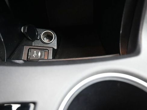 Used 2017 Toyota Camry SE w/ Moonroof Package image 9