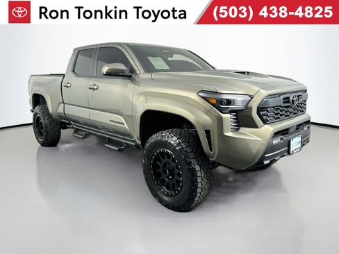Used 2025 Toyota Tacoma TRD Sport AWD/4WD image 1