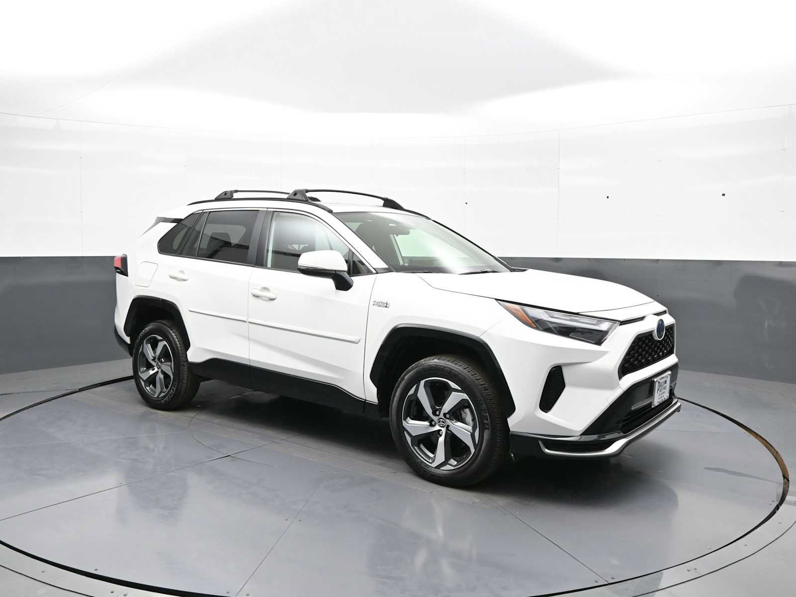 Used 2023 Toyota RAV4 SE w/ Weather & Moonroof Package AWD/4WD image 4
