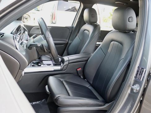 Used 2020 Mercedes-Benz GLB 250 4MATIC image 27