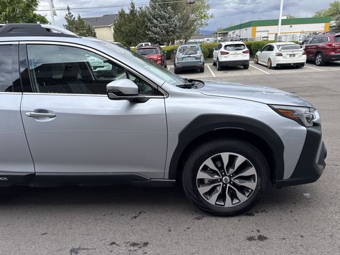 Used 2025 Subaru Outback Touring XT w/ Tech Package 2 image 8