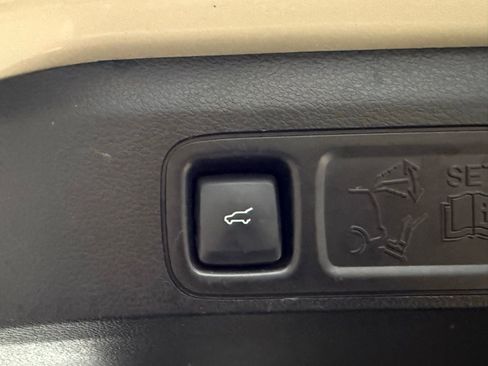 Used 2018 Ford Expedition Platinum image 35