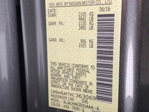 Used 2017 Nissan Maxima Platinum image 27