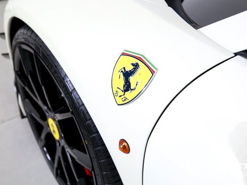 Used 2014 Ferrari 458 Spider RWD image 34
