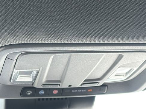 Used 2023 Chevrolet Silverado 1500 LT image 18