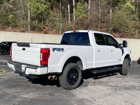 Used 2022 Ford F250 Lariat w/ Black Appearance Package image 3