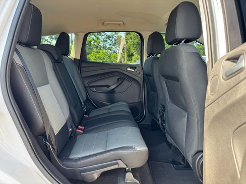 Used 2016 Ford Escape SE w/ Equipment Group 201A FWD image 18