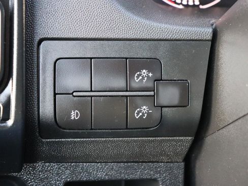 Used 2025 RAM ProMaster 2500 w/ Convenience Group image 37