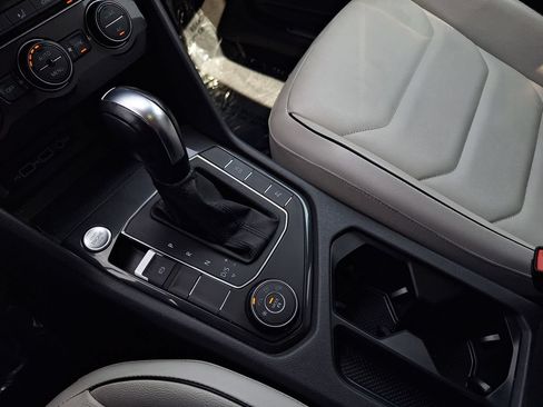 Used 2020 Volkswagen Tiguan SEL Premium R-Line AWD/4WD image 26