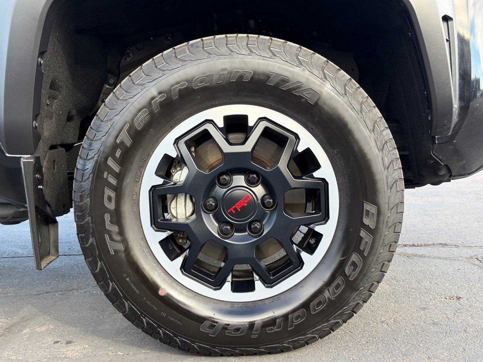 Used 2024 Toyota Tacoma SR5 AWD/4WD image 30