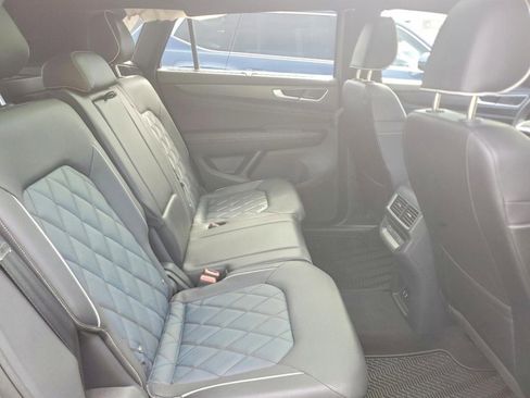 Used 2024 Volkswagen Atlas Cross Sport SEL Premium R-Line image 9