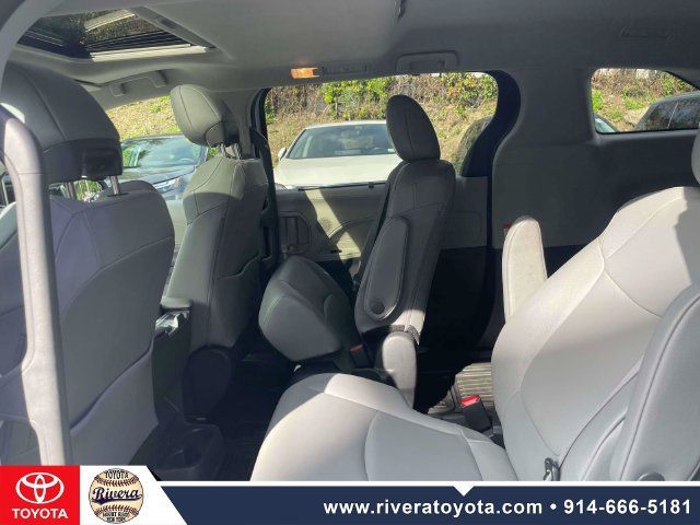 Used 2024 Toyota Sienna XLE w/ XLE Plus Package AWD/4WD image 12