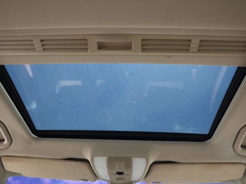 Used 2010 Mercedes-Benz E 350 4MATIC Sedan image 23