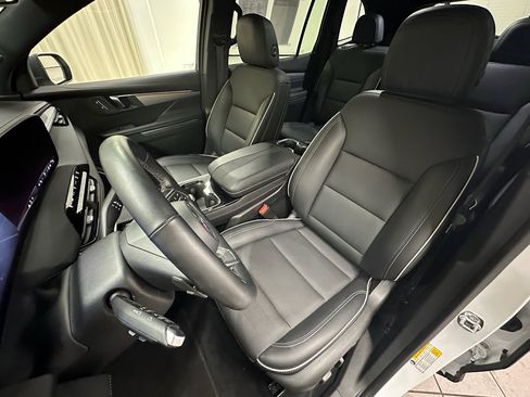 Certified 2025 Buick Enclave Preferred image 28