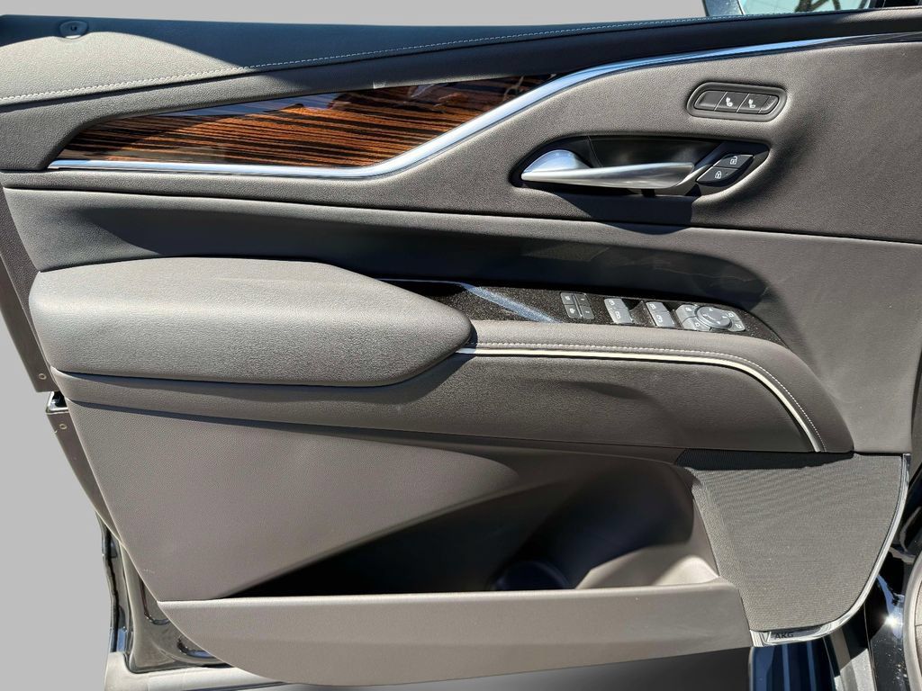 Certified 2024 Cadillac Escalade Luxury AWD/4WD image 21