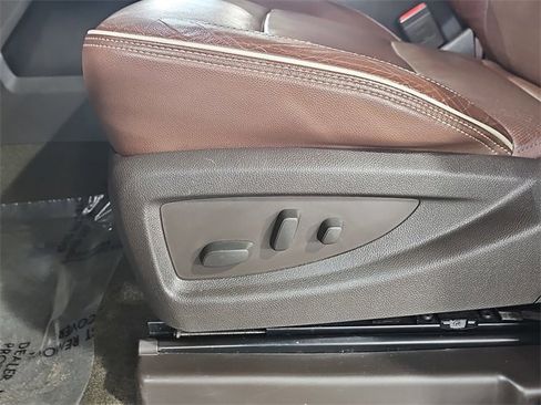 Used 2015 Chevrolet Silverado 3500 High Country w/ Duramax Plus Package image 28