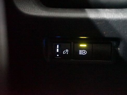 Certified 2022 Toyota RAV4 XLE image 23