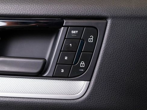 Certified 2025 Porsche Cayenne AWD/4WD image 20