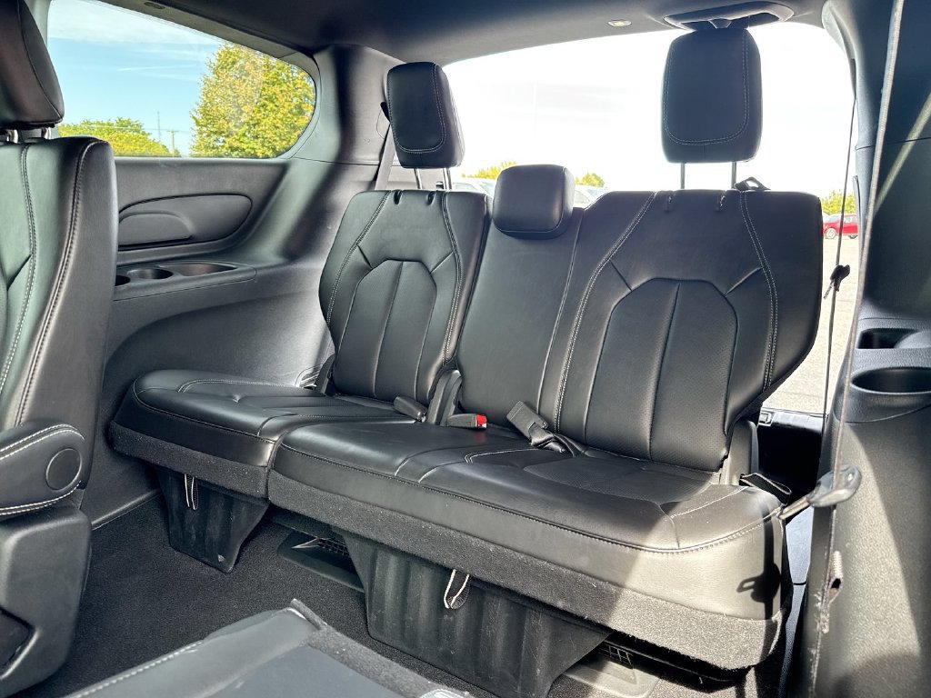 Used 2025 Chrysler Pacifica Select FWD image 23