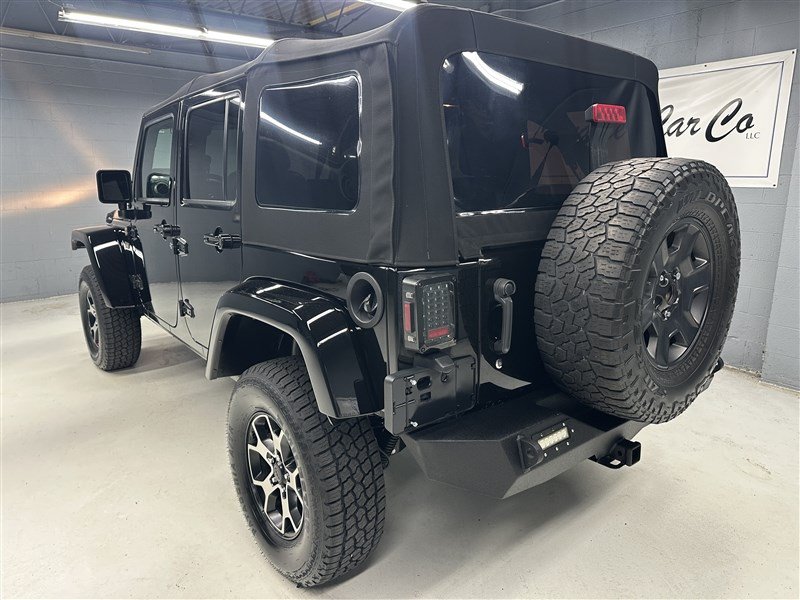 Used 2016 Jeep Wrangler Unlimited Sahara AWD/4WD image 4