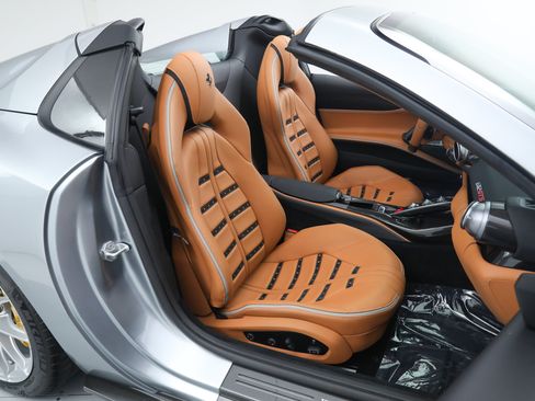 Certified 2023 Ferrari 812 GTS RWD image 23