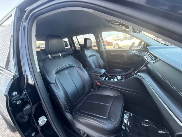 Used 2023 Jeep Grand Cherokee Limited w/ Luxury Tech Group II AWD/4WD image 22