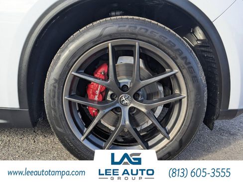 Used 2019 Alfa Romeo Stelvio Ti w/ Nero Edizione image 10