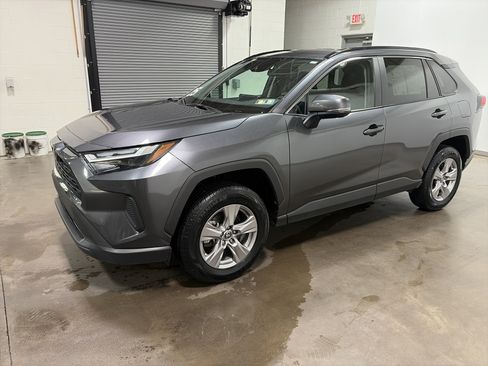 Used 2025 Toyota RAV4 XLE AWD/4WD image 6